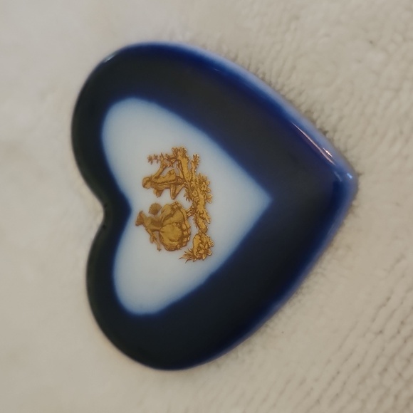 Vtg LIMOGES Victorian Porcelain Wedding Proposal Heart Pocket Charm - Picture 4 of 6